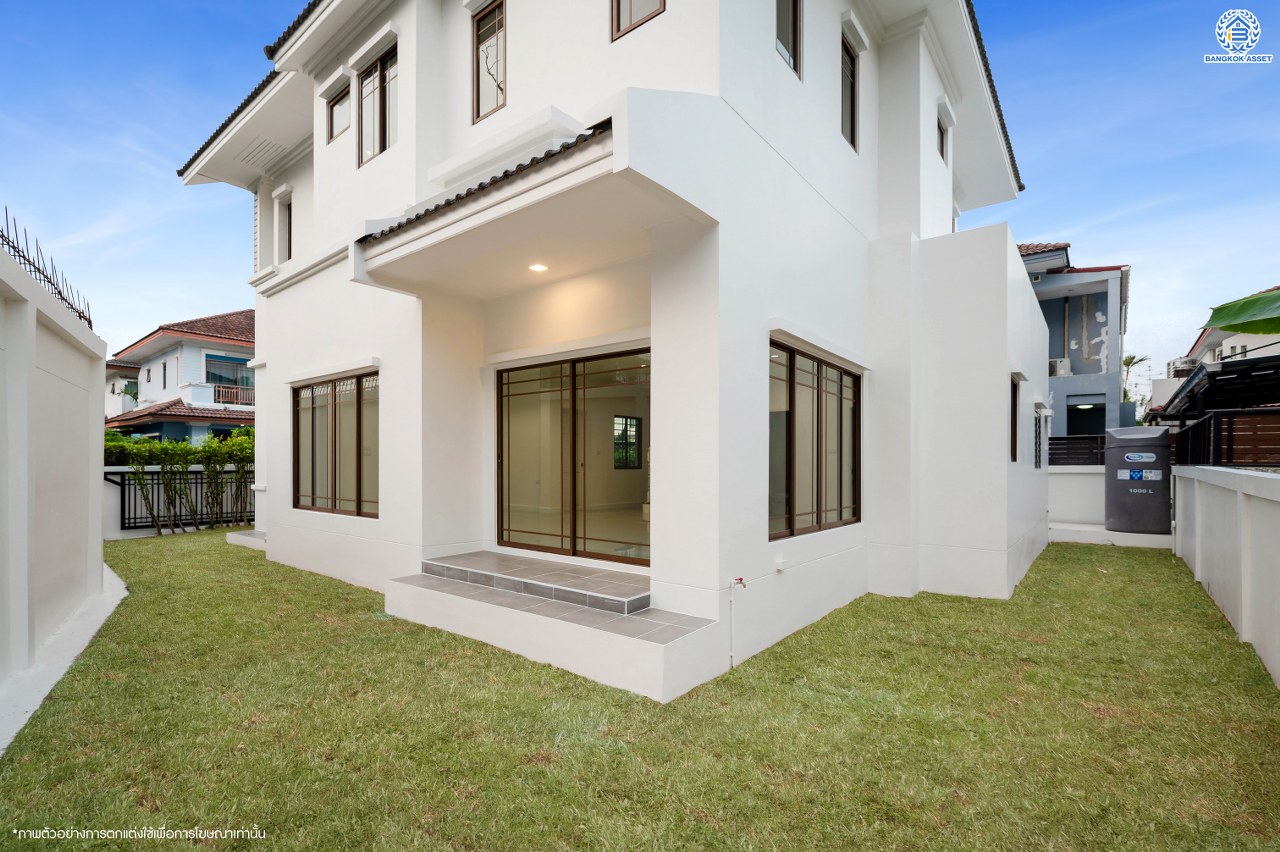 บ้านมือสองตกแต่งใหม่ จากแบรนด์ Sansiri โครงการ เศรษฐสิริ วงแหวน-สุขาภิบาล2 บ้านเดี่ยวหลังมุม เนื้อที่ 70.10 ตร.ว. พื้นที่ใช้สอย 166.20 ตร.ม. ฟังก์ชัน 3 ห้องนอน 3 ห้องน้ำ 1 ห้องแม่บ้าน 2 ที่จอดรถ ติดถนนใหญ่เสรีไทย ใกล้จุดขึ้นทางด่วน "วงแหวน-กาญจนาภิเษก" และ ใกล้รถไฟฟ้าสายสีชมพู "สถานีนพรัตน์"...